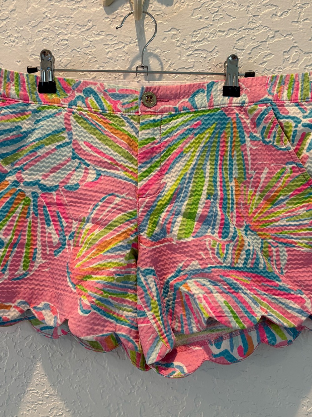 Lilly Pulitzer Pink Multicolor Scalloped Hem Palm-Print Shorts